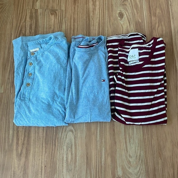 Bundle of Three Mens T-Shirts Size L/XL - Picture 1 of 8